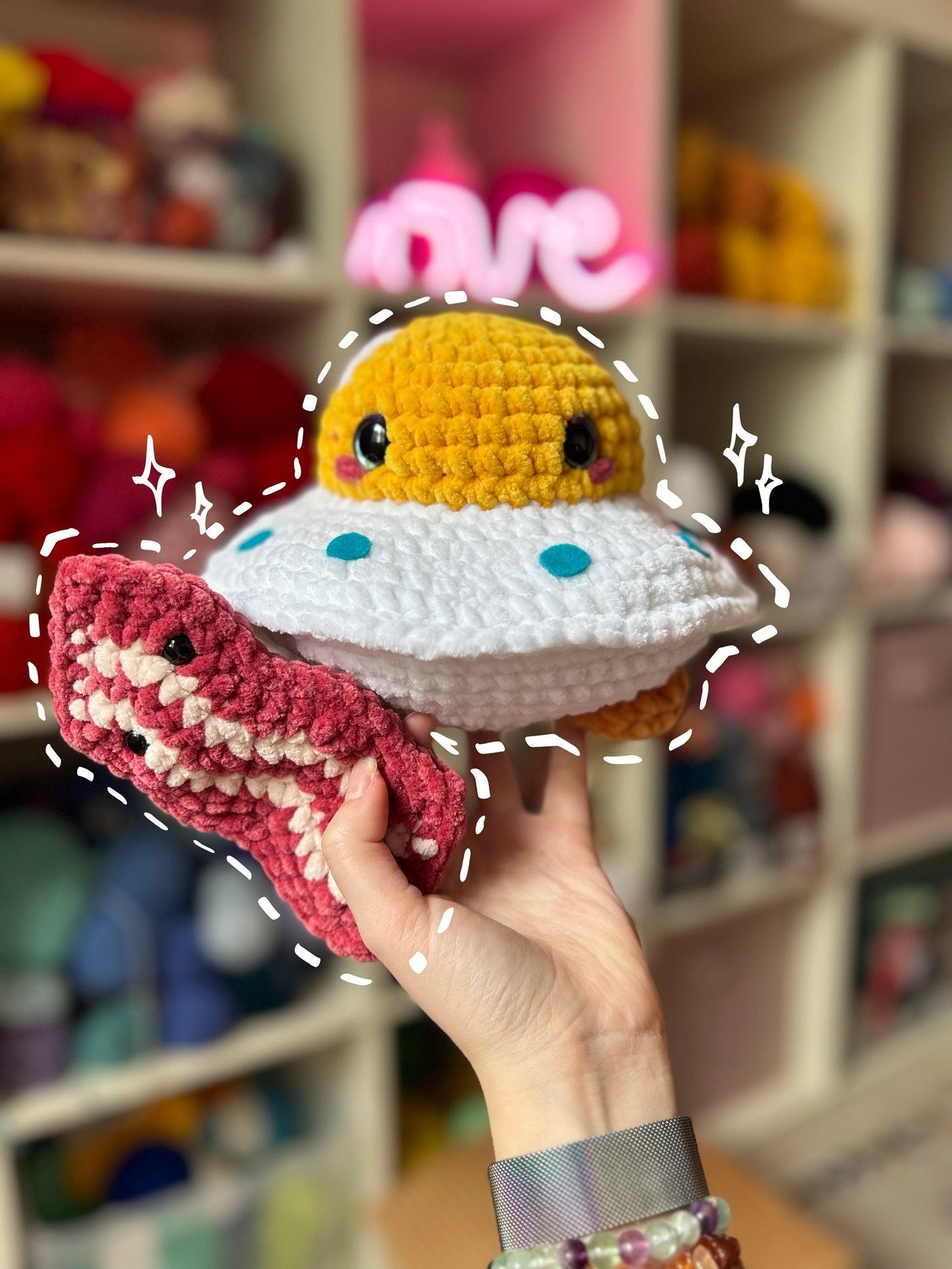 Egg spaceship and bacon alien