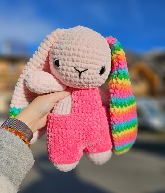 Spring themed crochet bunny, pink and rainbow crochet rabbit, lapin rose et arc en ciel au crochet pour le printemps